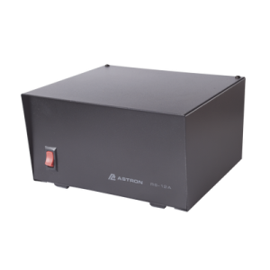 Fuente de Poder con Cargador de Baterías, corriente máxima 12 A.