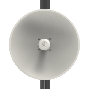 ePMP Force 300-25L para zonas con alta interferencia, hasta 400+ Mbps, 4910 - 6200 MHz, 802.11 AC Wave2, Antena de 25 dBi, latencia baja (C050910M171C)