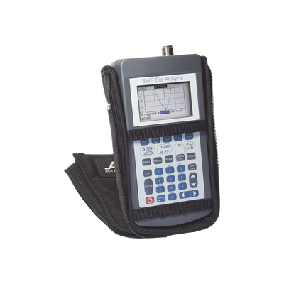Analizador de Antena LIBERATOR para Sitio, mide SWR, Pérdida por Retorno y FDR (Reflectómetro en el Dominio de Frecuencia), 100 kHz-1500 MHz, puerto N Hembra Único, Terminaciones en N Macho de 50 Ohm y Corto-circuito incluidas.