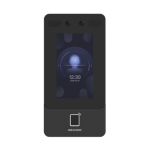 Terminal Min Moe WiFi de Reconocimiento Facial y Huella con lector MIFARE / Exterior IP65 / Hasta 1.5 mts en lectura de rostro / Soporta P2P Hik-Connect / 1,500 Rostros / 3,000 Huellas / Videoportero / POE.