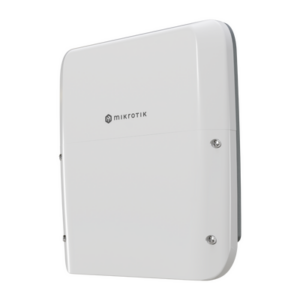RB5009UPr+S+OUT 8 puertos PoE in/out, 1 SFP+, Solo RouterOS v7 para Exterior