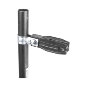 Aislador de paso o esquina con abrazadera incluida de 1 Pulgada para uso en tubería de malla ciclónica.