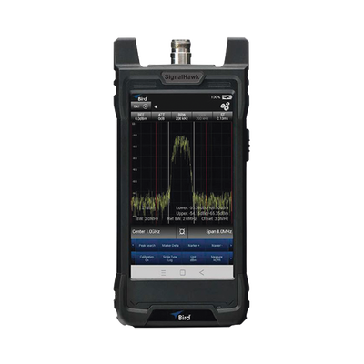 Analizador de Espectro Portátil SIGNAL HAWK, 9 KHz a 6 GHz, Incluye Estuches de uso Rudo y Ligero, Batería Li-Ion, Adaptador 12V, Lápiz Táctil, Adaptador USB-C a USB-A, Manual de Instrucción.